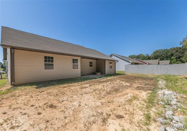 Photo 3 of Single family home for sale at 337 Apple Park Wy, Poplar Bluff, MO 63901 | MLS# MIS26053685 | Listing updated on 2026-08-20