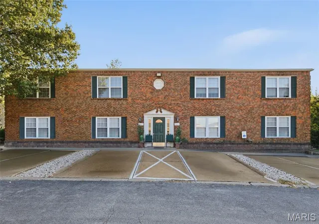 Photo 1 of Condo for sale at 9417 Green Park Gdns Dr #B, Saint Louis, MO 63123 | MLS# MIS26053686 | Listing updated on 2026-10-26