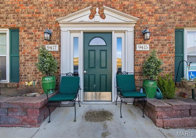 Photo 2 of Condo for sale at 9417 Green Park Gdns Dr #B, Saint Louis, MO 63123 | MLS# MIS26053686 | Listing updated on 2026-10-26