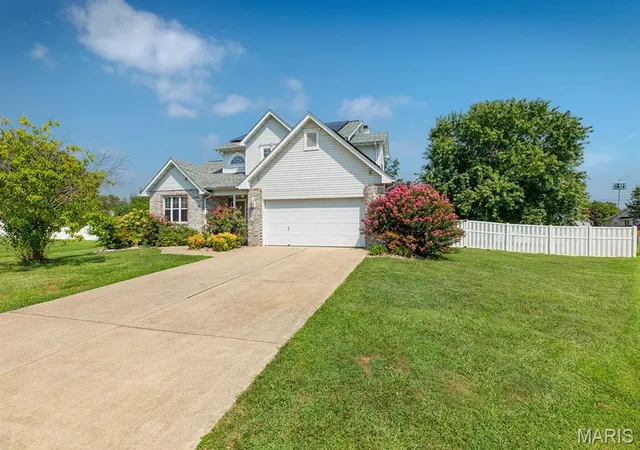 2nd image of 72 Mimosa Dr, Granite City, IL 62040 | MLS# MIS26053693