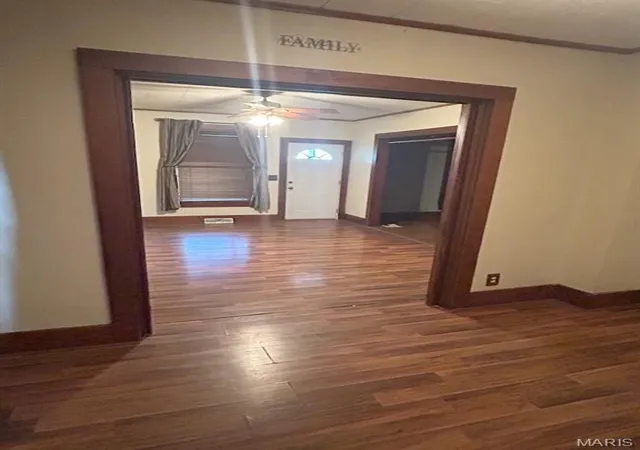Photo 4 of Single family home for sale at 327 Sycamore St, Carrollton, IL 62016 | MLS# MIS26053695 | Listing updated on 2026-09-28