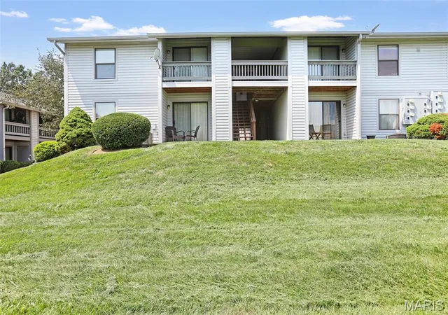 1st image of 1630 Summergate Pkwy, St. Peters, MO 63303