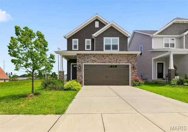 Photo 2 of Single family home for sale at 135 Woodline Ct, St Peters, MO 63376 | MLS# MIS26053705 | Listing updated on 2026-08-31