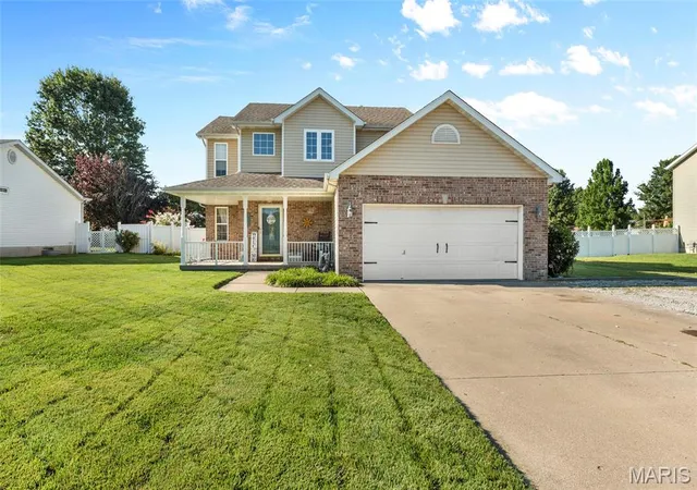 Photo 1 of Single family home for sale at 718 Chouteau Ave, Granite City, IL 62040 | MLS# MIS26053717 | Listing updated on 2026-09-04