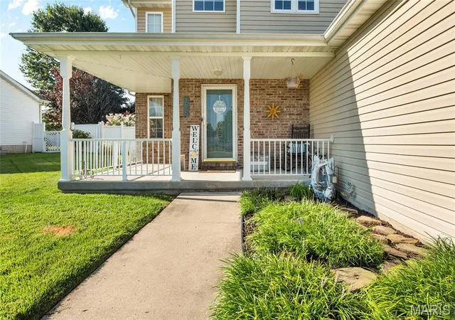 Photo 3 of Single family home for sale at 718 Chouteau Ave, Granite City, IL 62040 | MLS# MIS26053717 | Listing updated on 2026-09-04