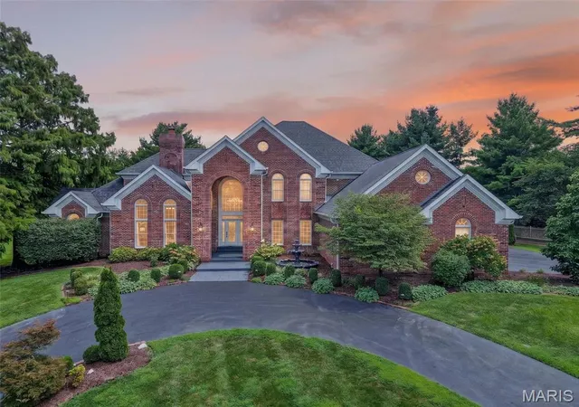 Photo 1 of Sale Pending at 740 The Hamptons Ln, Chesterfield, MO 63017 | MLS# MIS26053722 | Listing updated on 2026-09-03