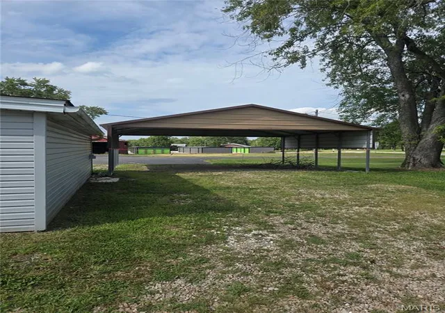 Photo 3 of Single family home for sale at 703 Burks Rd, Farmington, MO 63640 | MLS# MIS26053723 | Listing updated on 2026-09-02