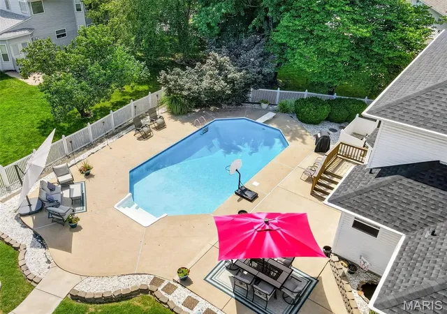 Photo 2 of Sale Pending at 10 Docs Ct, St Charles, MO 63303 | MLS# MIS26053724 | Listing updated on 2026-08-25