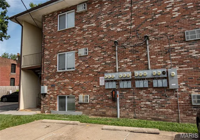 Photo 9 of Multi family home for sale at 7403 Elm Ave, Saint Louis, MO 63143 | MLS# MIS26053726 | Listing updated on 2026-09-12