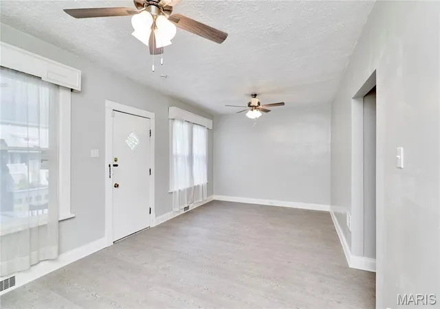 Photo 3 of Single family home for sale at 6462 Wanda Ave, Saint Louis, MO 63116 | MLS# MIS26053727 | Listing updated on 2026-09-05