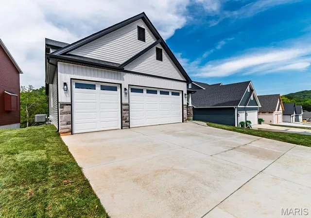 3rd image of 3725 Bullsway Dr, Imperial, MO 63052 | MLS# MIS26053730