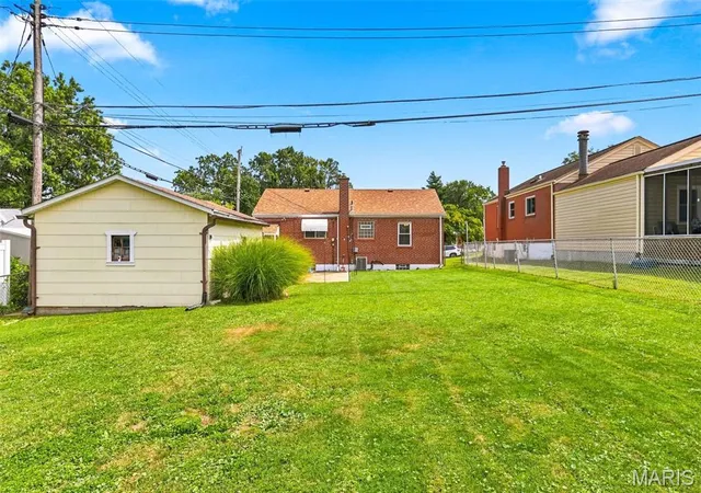 24th image of 9809 Huntingdon Ln, Saint Louis, MO 63123 | MLS# MIS26053737