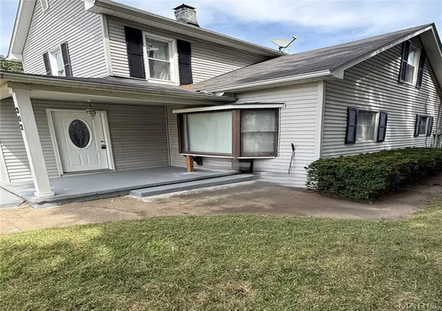 3rd image of 302 Broadway, East Alton, IL 62024 | MLS# MIS26053738