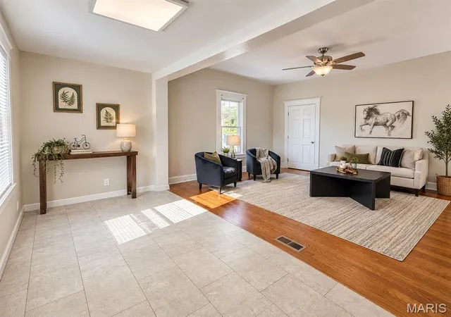 Photo 3 of Single family home for sale at 302 Broadway, East Alton, IL 62024 | MLS# MIS26053738 | Listing updated on 2026-10-05