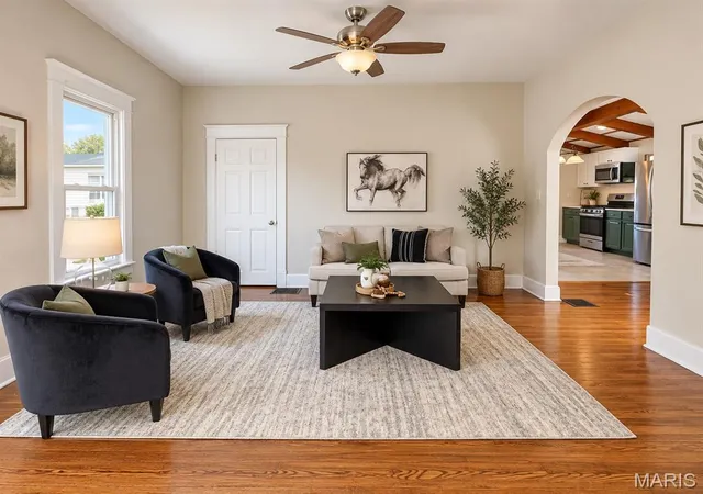 Photo 4 of Single family home for sale at 302 Broadway, East Alton, IL 62024 | MLS# MIS26053738 | Listing updated on 2026-10-10