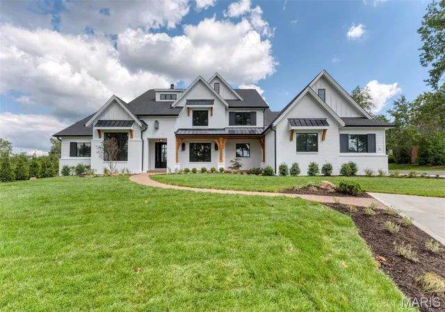 Photo 2 of Mansion for sale at 1 Tbb Westchester Iv @ Ballas Ridge, Saint Louis, MO 63131 | MLS# MIS26053741 | Listing updated on 2026-08-20