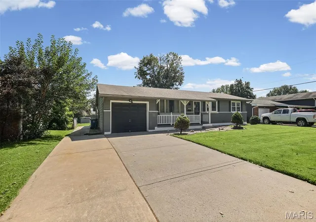 3rd image of 321 S Walnut St, Bethalto, IL 62010 | MLS# MIS26053747