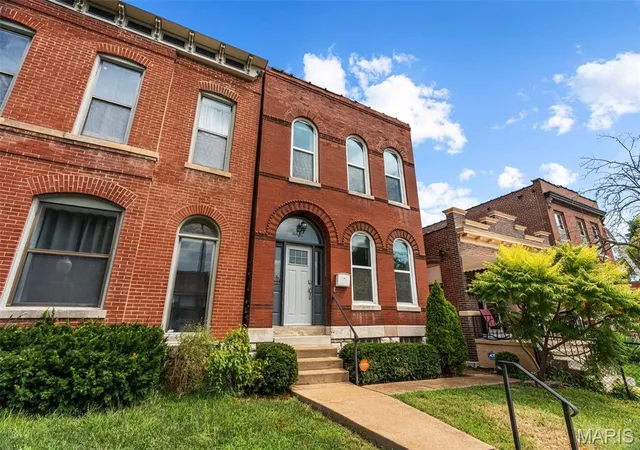 Photo 3 of Single family home for sale at 4417 Oakland Ave, Saint Louis, MO 63110 | MLS# MIS26053758 | Listing updated on 2026-10-15
