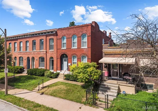 Photo 3 of Single family home for sale at 4417 Oakland Ave, Saint Louis, MO 63110 | MLS# MIS26053758 | Listing updated on 2026-10-15