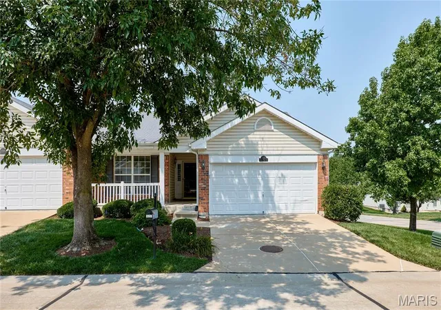 Photo 1 of Sale Pending at 10201 Carlton Pl Ct, Saint Louis, MO 63123 | MLS# MIS26053766 | Listing updated on 2026-08-26