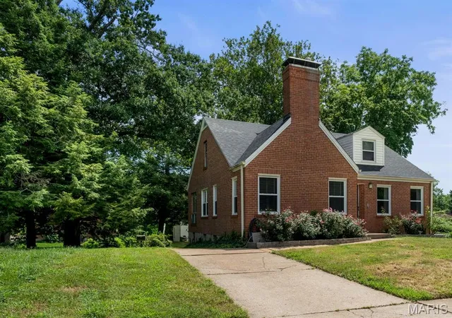 Photo 3 of Single family home for sale at 2956 Andover Dr, Saint Louis, MO 63121 | MLS# MIS26053769 | Listing updated on 2026-09-14