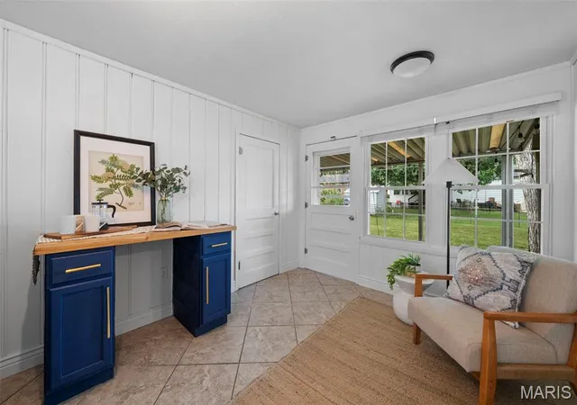 Photo 4 of Single family home for sale at 6143 Pointview Ln, Saint Louis, MO 63123 | MLS# MIS26053774 | Listing updated on 2026-09-23