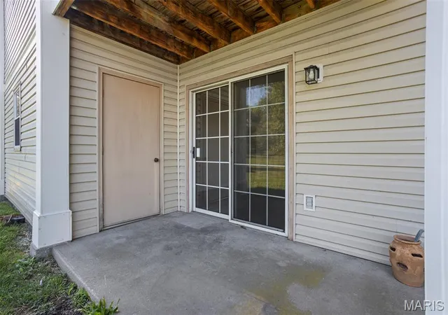 image of 4233 Heritage Woods Dr, St Louis, MO 63129