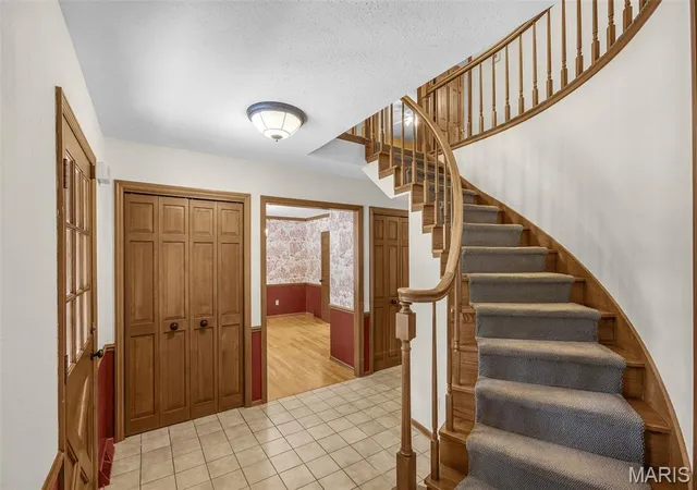 Photo 3 of Single family home for sale at 1908 Oak Hills St, Cape Girardeau, MO 63701 | MLS# MIS26053787 | Listing updated on 2026-10-19