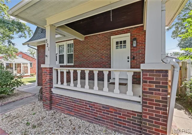 Photo 4 of Single family home for sale at 321 S Missouri Ave, Belleville, IL 62220 | MLS# MIS26053789 | Listing updated on 2026-09-27