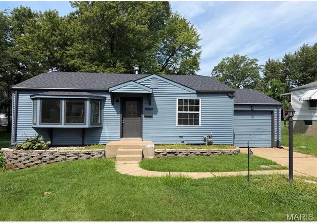 Photo 1 of Sale Pending at 10171 Newbold Dr, St Louis, MO 63137 | MLS# MIS26053794 | Listing updated on 2026-08-26