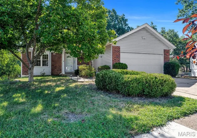 Photo 2 of Single family home for sale at 16306 Westglen Farms Ct, Wildwood, MO 63011 | MLS# MIS26053799 | Listing updated on 2026-09-14