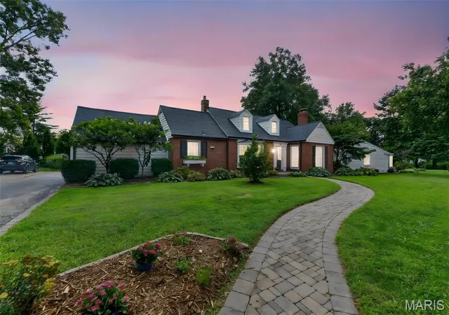 Photo 1 of Sale Pending at 38 Tulip Dr, Saint Louis, MO 63119 | MLS# MIS26053800 | Listing updated on 2026-08-25