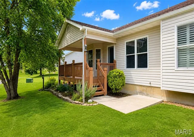 Photo 2 of Sale Pending at 1061 Silo Bend Dr, Wentzville, MO 63385 | MLS# MIS26053803 | Listing updated on 2026-08-29