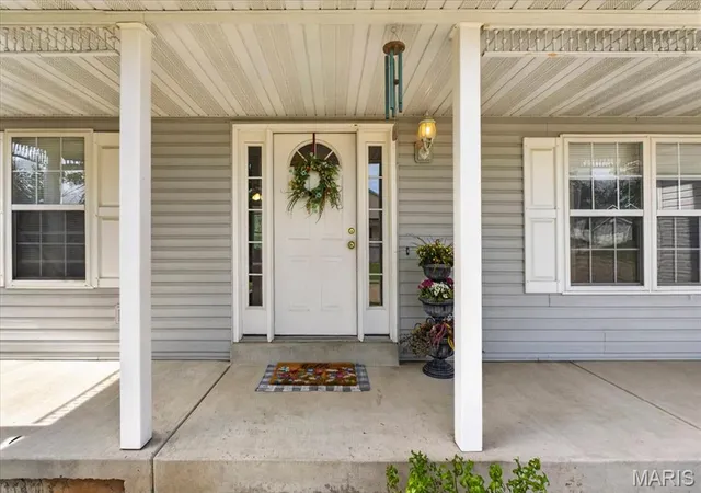 Photo 4 of Single family home for sale at 2607 Lakeshore Dr, Columbia, IL 62236 | MLS# MIS26053805 | Listing updated on 2026-08-31