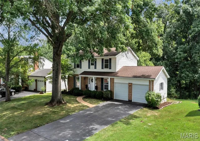 image of 442 Wildwood Pkwy, Ballwin, MO 63011 | MLS# MIS26053810