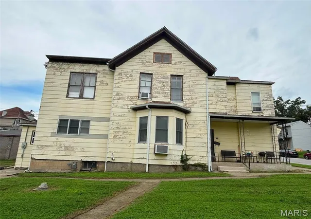 2nd image of 700 Center St, Hannibal, MO 63401 | MLS# MIS26053816