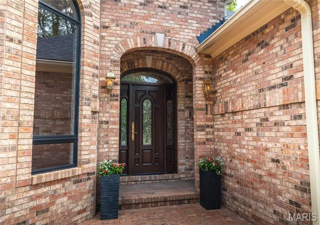 Photo 3 of Single family home for sale at 42 Country Club Dr, Edwardsville, IL 62025 | MLS# MIS26053817 | Listing updated on 2026-10-09
