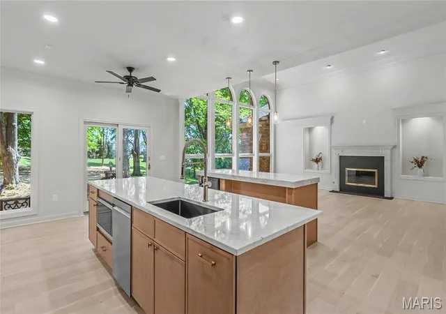 Photo 3 of Single family home for sale at 42 Country Club Dr, Edwardsville, IL 62025 | MLS# MIS26053817 | Listing updated on 2026-10-09