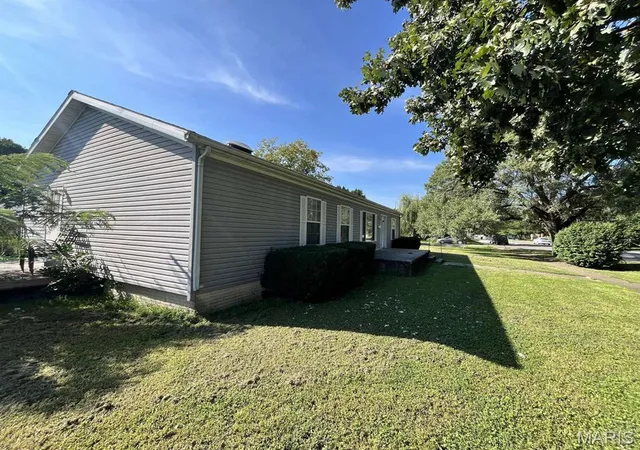 Photo 3 of Single family home for sale at 211 N 7Th St, Canton, MO 63435 | MLS# MIS26053823 | Listing updated on 2026-10-01