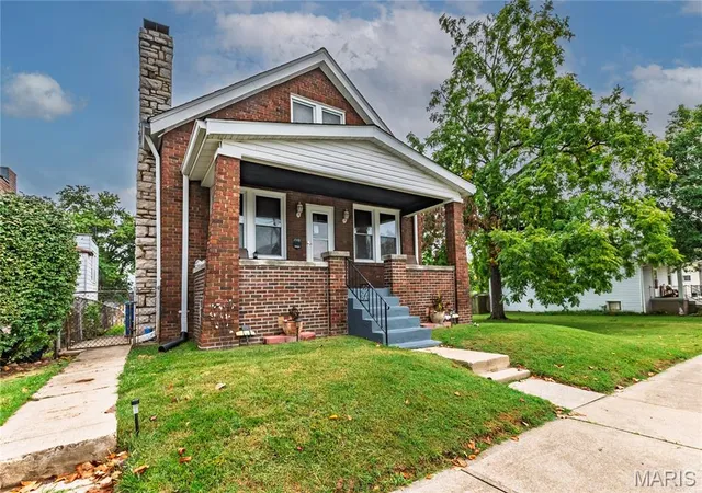Photo 1 of Single family home for sale at 613 Waller Ave, Saint Louis, MO 63125 | MLS# MIS26053833 | Listing updated on 2026-09-22