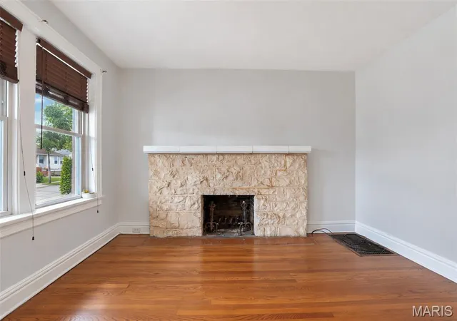 Photo 4 of Single family home for sale at 613 Waller Ave, Saint Louis, MO 63125 | MLS# MIS26053833 | Listing updated on 2026-09-22