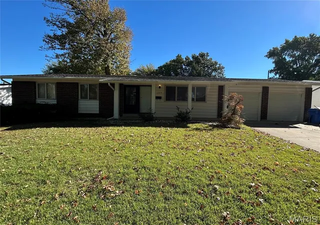 Photo 1 of Single family home for sale at 1740 Koch Dr, Florissant, MO 63033 | MLS# MIS26053836 | Listing updated on 2026-10-21
