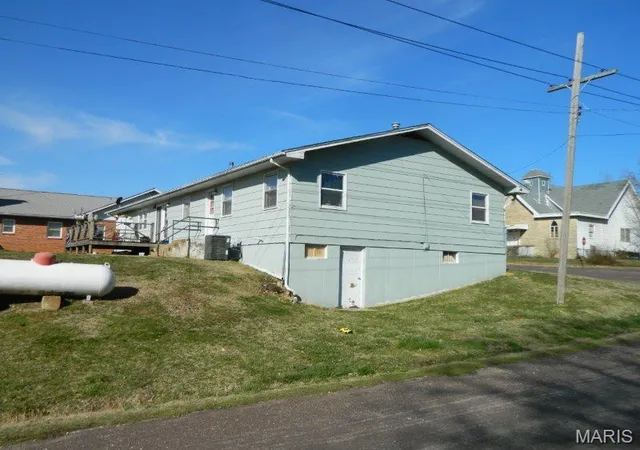 3rd image of 123 E 3Rd St, Mountain View, MO 65548 | MLS# MIS26053839