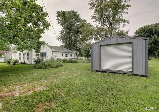 3rd image of 410 N 7Th St, La Belle, MO 63447 | MLS# MIS26053848