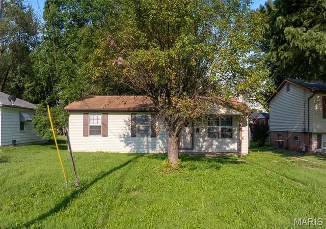 Photo 1 of Single family home for sale at 2928 Godfrey St, Belleville, IL 62226 | MLS# MIS26053860 | Listing updated on 2026-08-27