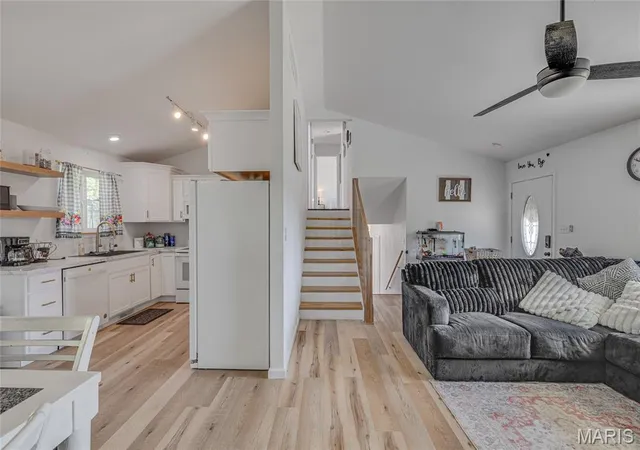 Photo 4 of Single family home for sale at 363 Moss Ln, Farmington, MO 63640 | MLS# MIS26053864 | Listing updated on 2026-09-30