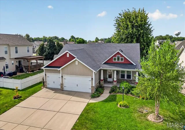 Photo 2 of Sale Pending at 7034 Savannah Dr, Glen Carbon, IL 62034 | MLS# MIS26053865 | Listing updated on 2026-09-02