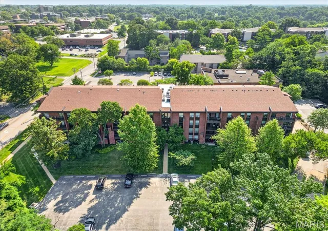 Photo 1 of Condo for sale at 585 Coeur De Royale Dr #201, Creve Coeur, MO 63141 | MLS# MIS26053869 | Listing updated on 2026-09-02