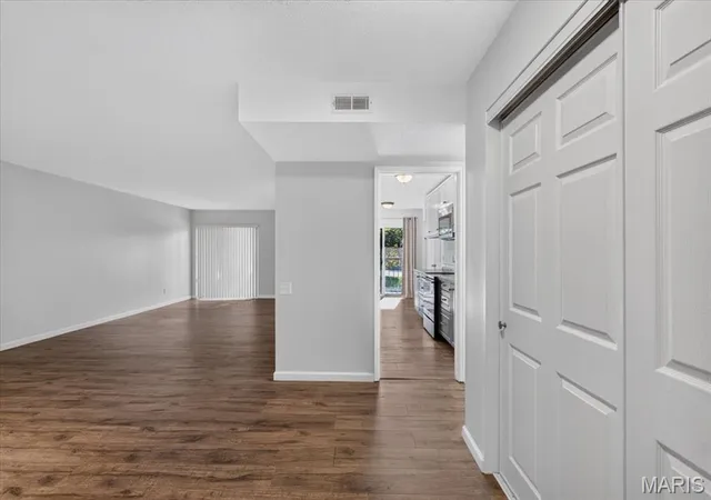 Photo 3 of Condo for sale at 585 Coeur De Royale Dr #201, Creve Coeur, MO 63141 | MLS# MIS26053869 | Listing updated on 2026-09-02