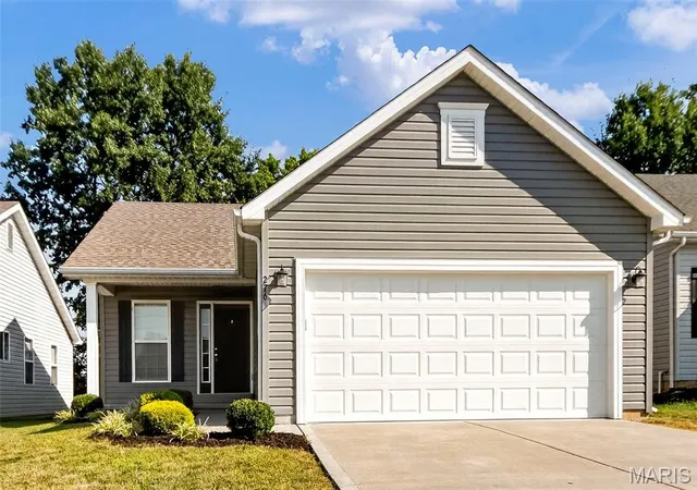 Photo 1 of Sale Pending at 276 Autumn Oaks Dr, Troy, MO 63379 | MLS# MIS26053870 | Listing updated on 2026-09-04
